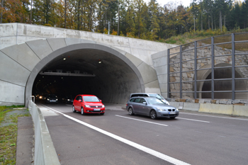 Bundesautobahn A4 Jagdbergtunnel Nordrhre Verkehrsumlegung 76
