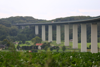Größte Autobahnbrücke Ruhrtalbrücke Bundesautobahn A52 04