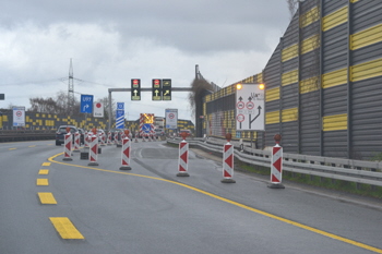 A42 Emscherschnellweg Bundesautobahn Schrankenanlage Gewichtskontrolle Durchfahrtsperre Rhein-Herne-Kanal Brücke 01