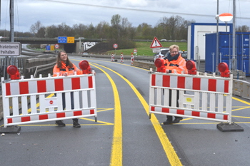 A42 Emscherschnellweg Bundesautobahn Schrankenanlage Gewichtskontrolle Durchfahrtsperre Rhein-Herne-Kanal Brücke 19