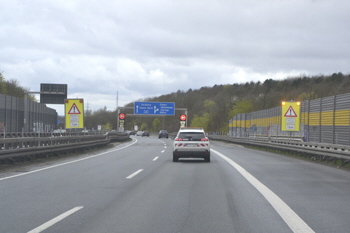 A42 Emscherschnellweg Bundesautobahn Schrankenanlage Gewichtskontrolle Durchfahrtsperre Rhein-Herne-Kanal Brücke 59