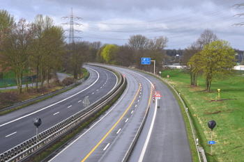 A42 Emscherschnellweg Bundesautobahn Schrankenanlage Gewichtskontrolle Durchfahrtsperre Rhein-Herne-Kanal Brücke 89