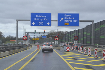 A42 Emscherschnellweg Bundesautobahn Schrankenanlage Gewichtskontrolle Durchfahrtsperre Rhein-Herne-Kanal Brücke 91